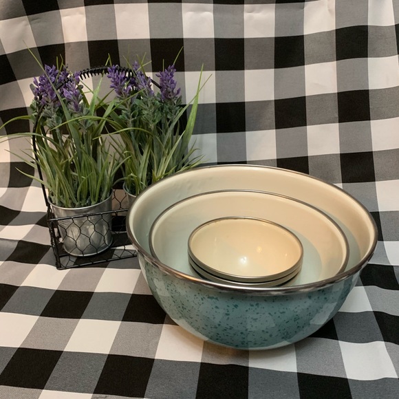Paula Deen Signature Collection Other - Paula Deen Signature Collection Metal Bowls